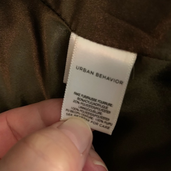 Urban Behavior Teddy Bear Coat. - Picture 7 of 8